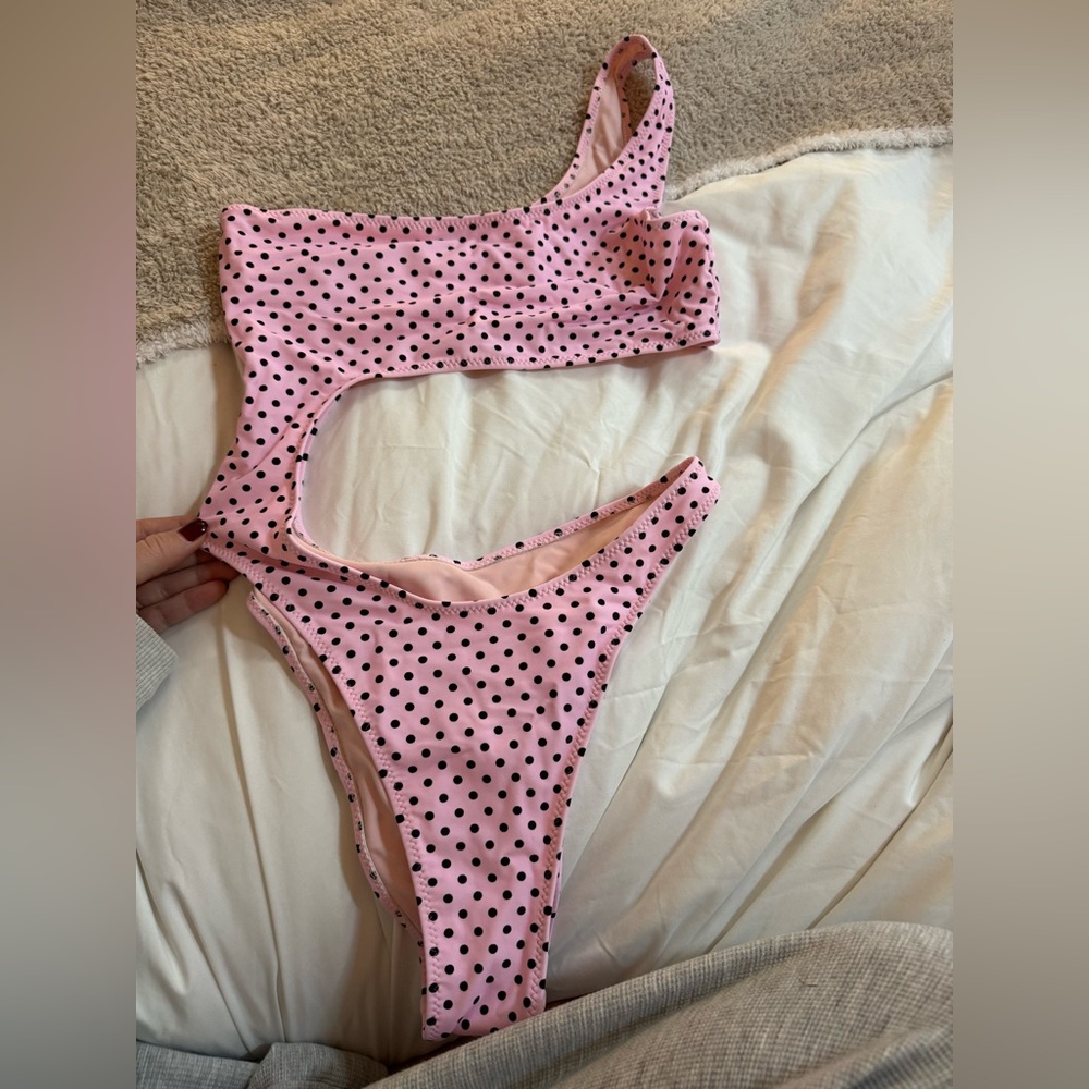 One piece bikini